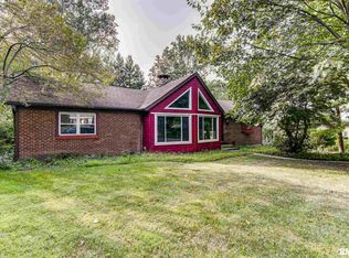 113 Twin Oaks Dr, Rochester, IL 62563