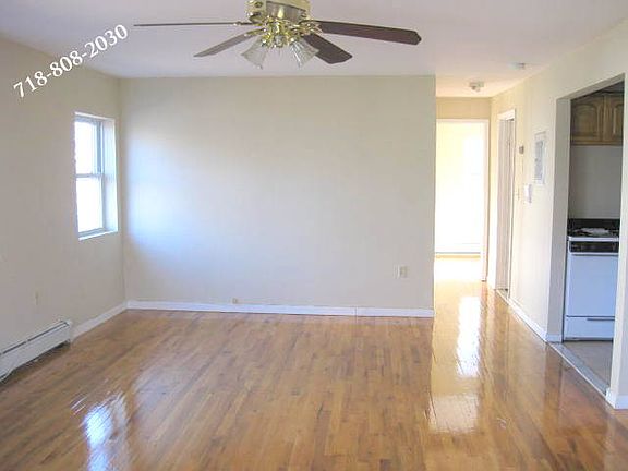3rd image of East Tremont