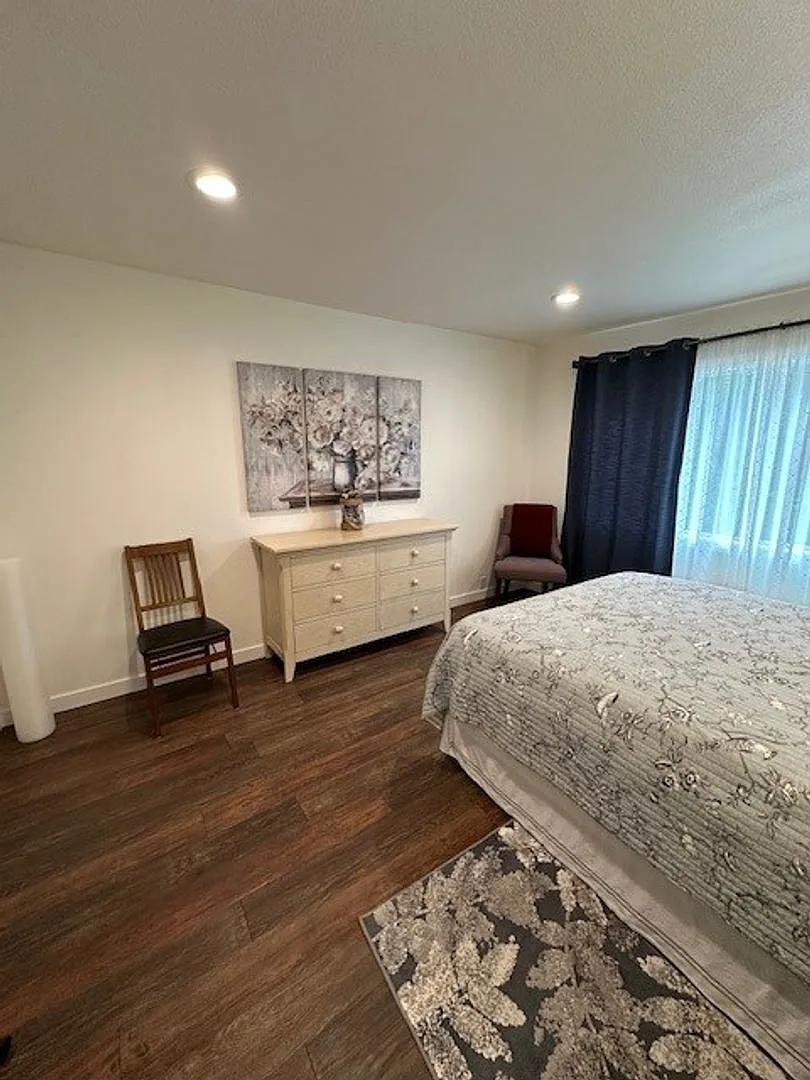 553 Chetco Ave #2 — Photo 4