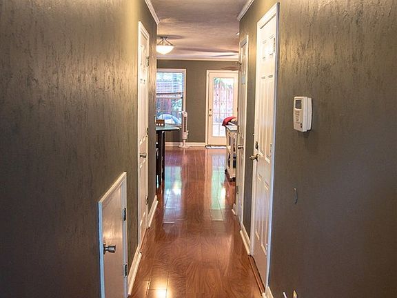 4th image of 556 Teal Ln