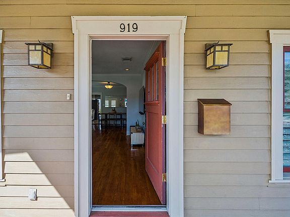 4th image of 919 Key St