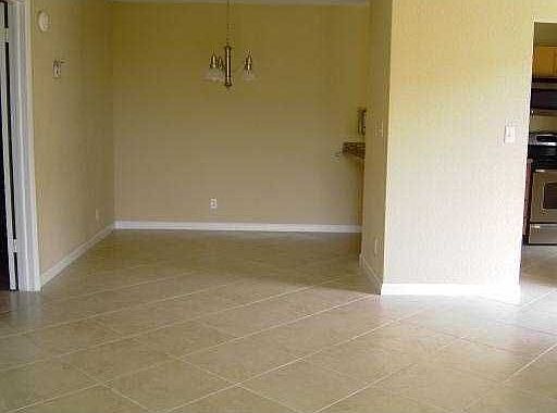 4th image of 4015 N University Dr #102