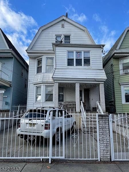 1st image of 282 Woodside Ave #284