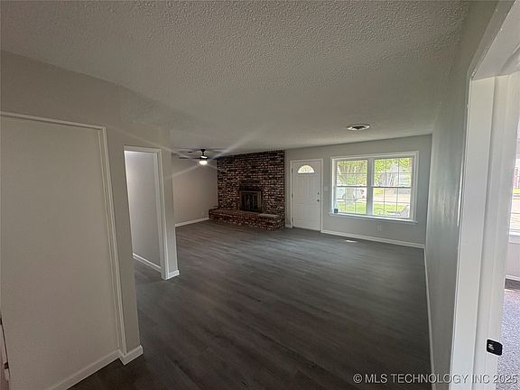 4th image of 425 Cottonwood St