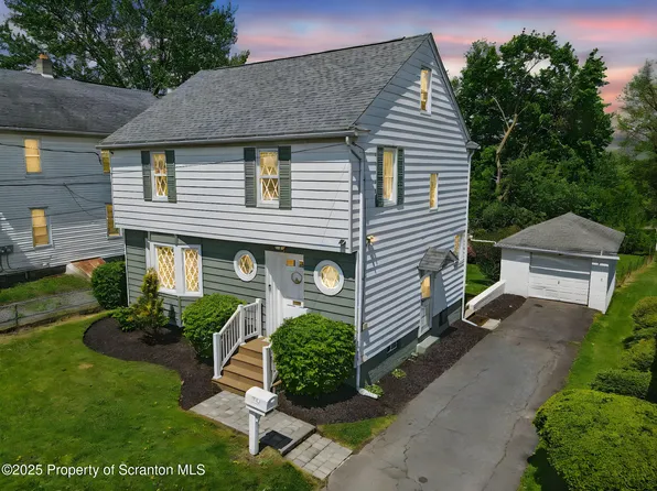 3710 Birney Ave, Moosic, PA 18507