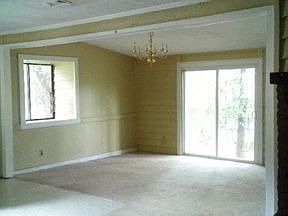 3rd image of 3083 Bruckner Blvd