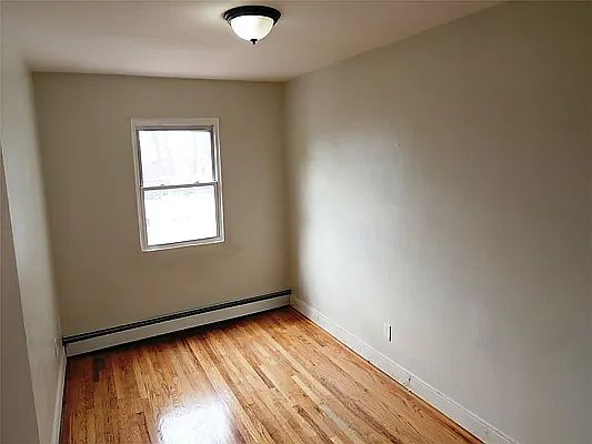 4th image of 1116 E 92nd St