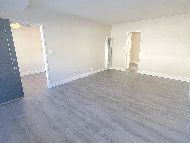 2121 Placentia Ave #E — Photo 2