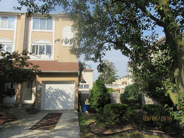 1st image of 470 Winant Ave