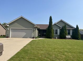 6606 Spring Hill Dr, Racine, WI 53406