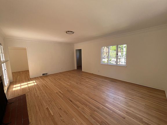 5th image of 2423 Canyon Dr