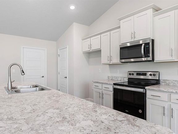 3rd image of 34 RYMSHAW DRIVE