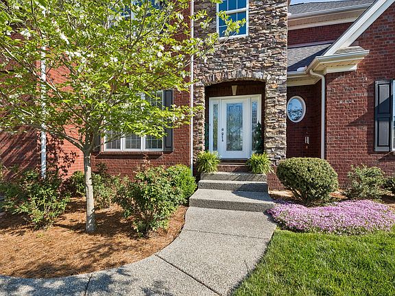 2nd image of 1712 Stoney Hill Ln