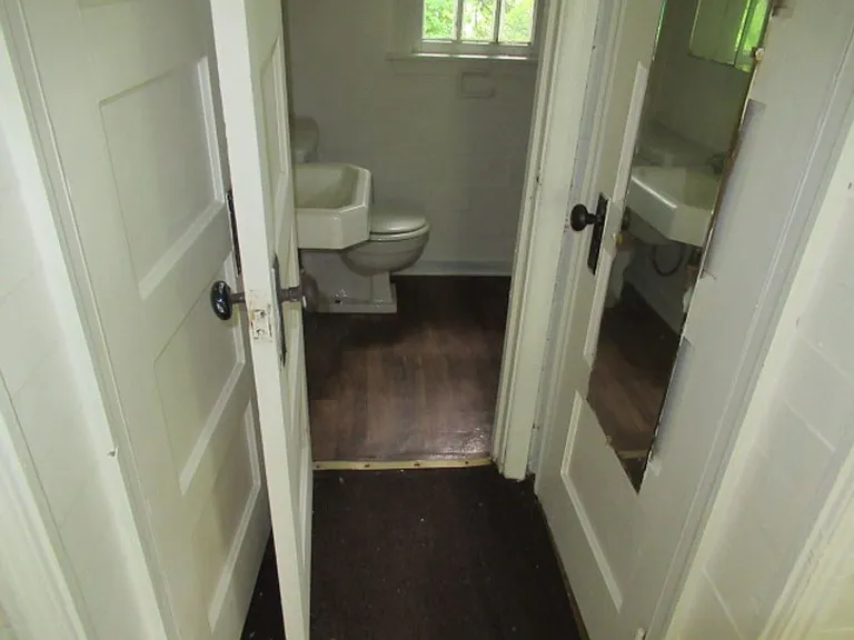 806 N Park St #B — Photo 8