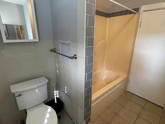 4th image of 3774 Lake Ave Unit 2