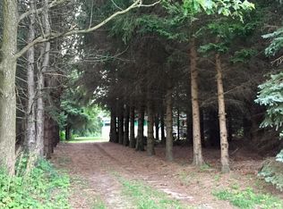 2042 Lilac Rd, Hillsdale, MI 49242