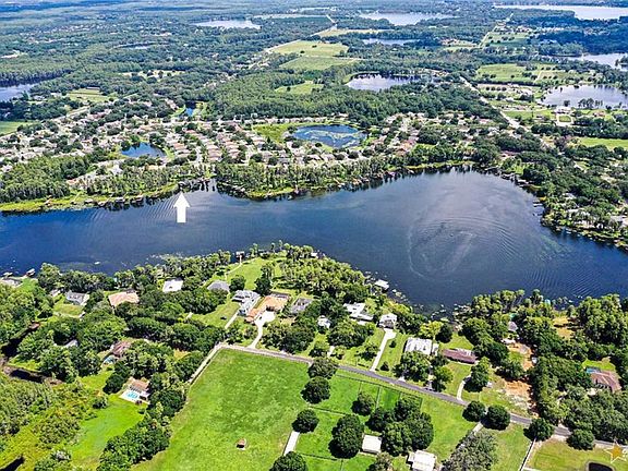 5th image of 19708 Lake Osceola Ln