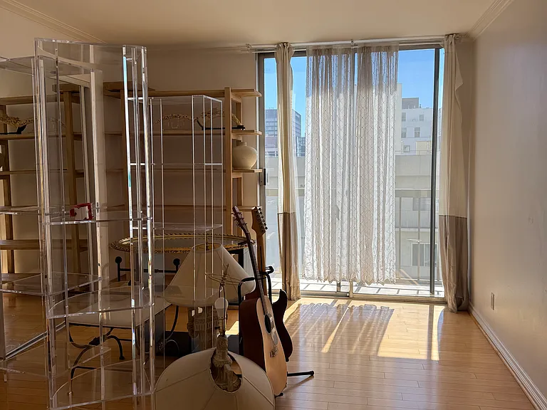 10747 Wilshire Blvd #1 — Photo 4