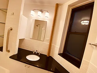 Rented by Metropolis Real Estate of Manhattan