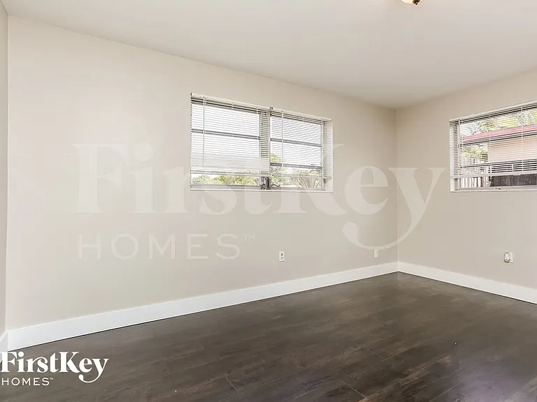 7728 Alhambra Blvd — Photo 8