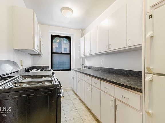 2nd image of 4309 40th St APT 1M