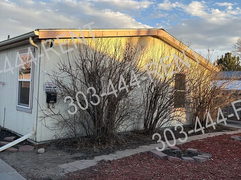 8412 Monroe Way — Photo 2