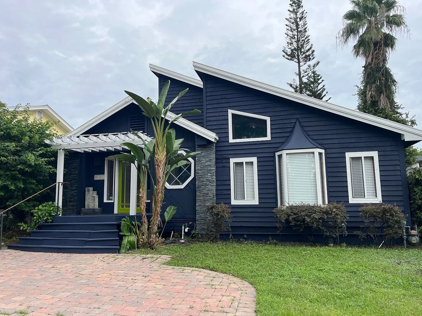 3 bed, 3.0 bath, 1928 sqft, $3,899 — Photo 3