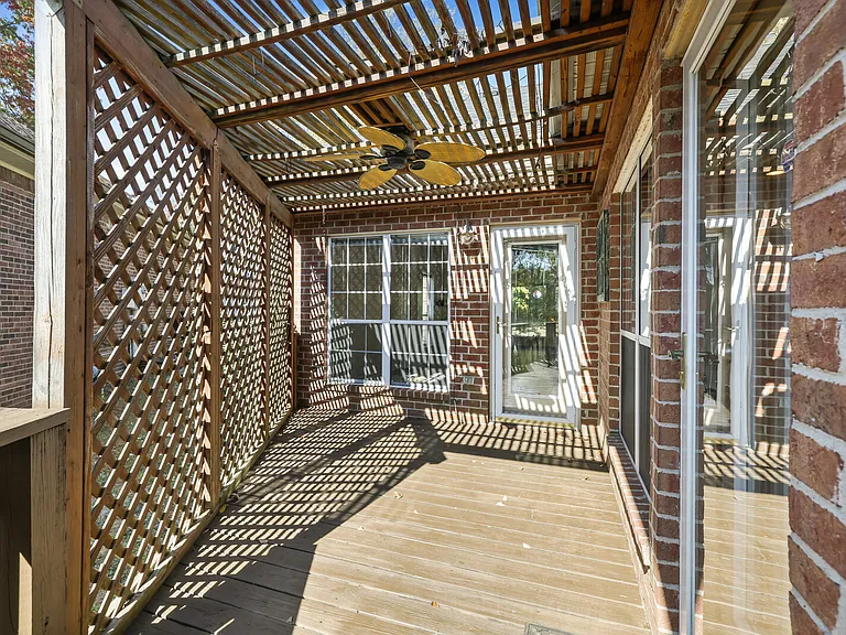 4933 Alexis Dr — Photo 33