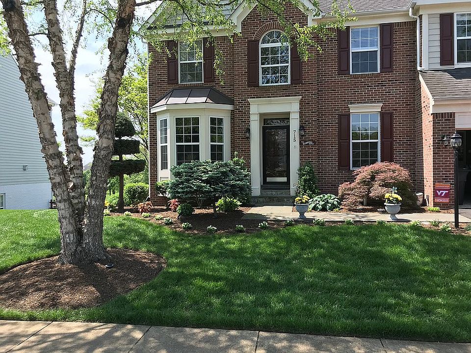 1st image of 715 Vermillion Dr NE