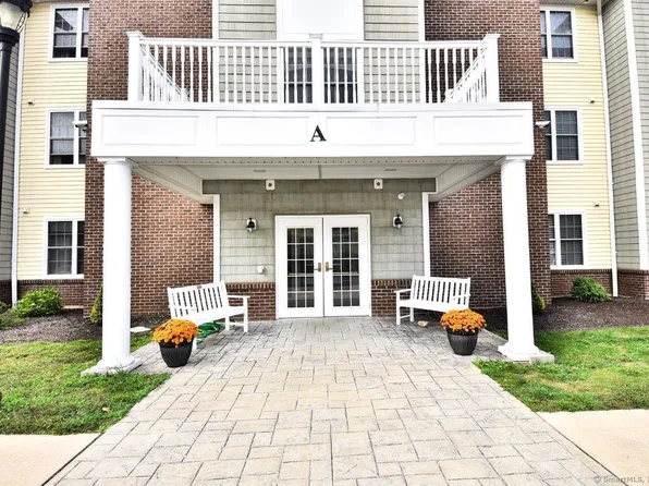 2590 Gold Star Highway #110, Groton, CT 06355