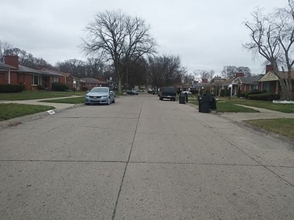 5th image of 21551 Cambridge Ave