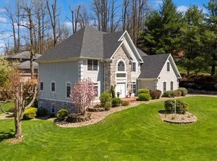 5215 Glenbrook Dr, Vienna, WV 26105