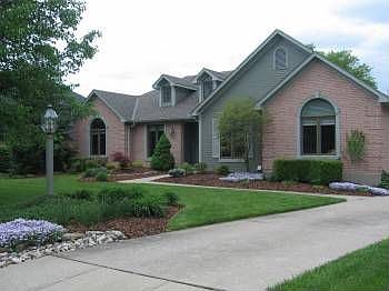 1st image of 3319 Parkhill Dr
