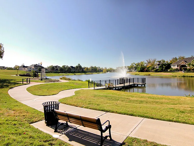 10410 Five Oaks Ct — Photo 45