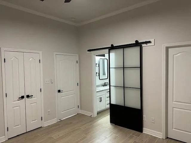 9411 Crooked Creek Dr — Photo 21