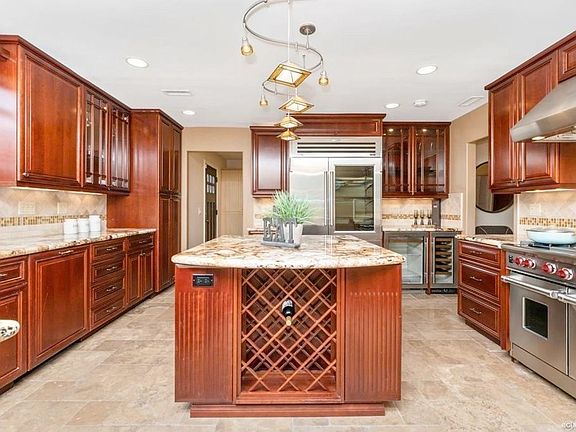 3rd image of 6281 Estrella Ave