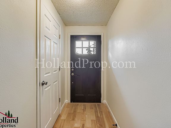 4th image of 143 NE 20th Dr
