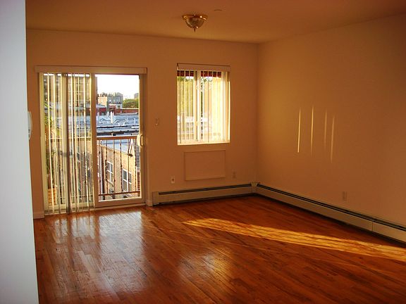 2nd image of 2534 27th St APT 4A