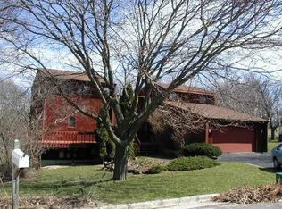 509 Park View Dr, Mount Horeb, WI 53572