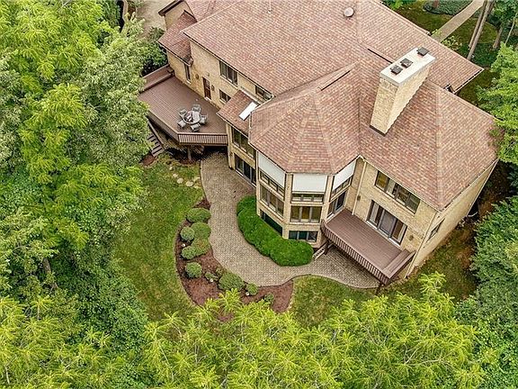 3rd image of 1584 Tulipwoods Cir
