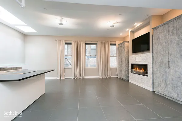 Rented by Sotheby's International Realty | media 34