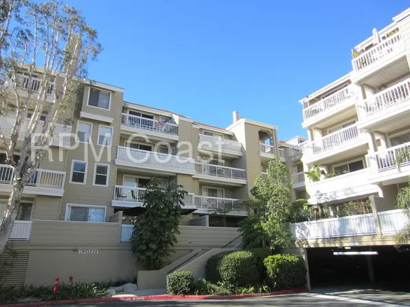 20371 Bluffside Cir #B-212, Huntington Beach, CA 92646