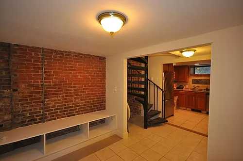 30 Sussex St #1 Photo 1