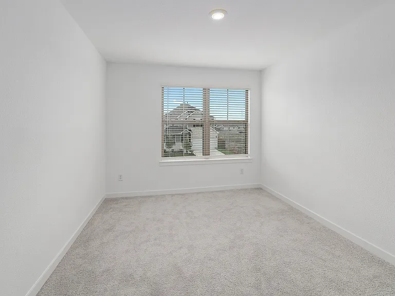 109 Ventura Dr — Photo 21