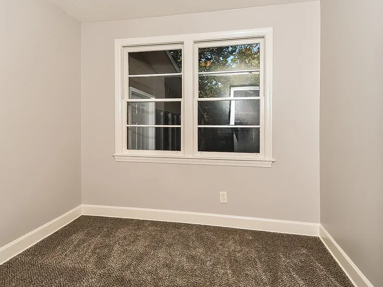 1679_024_main_bedroom_13471014.jpg