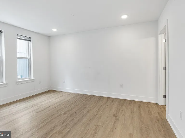 1335 N Marston St #402 — Photo 20