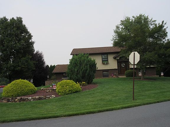 2nd image of 480 Mountain View Rd