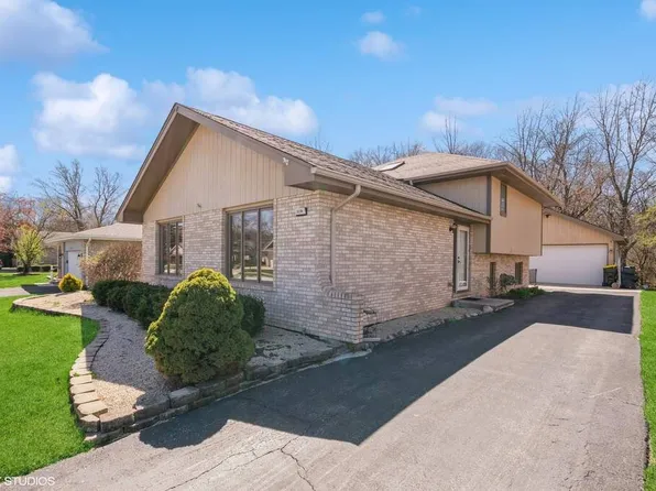 3236 Deer Path Ln, South Chicago Heights, IL 60411