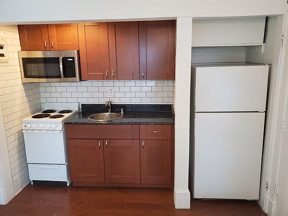 5th image of 510 E Jackson St APT 5