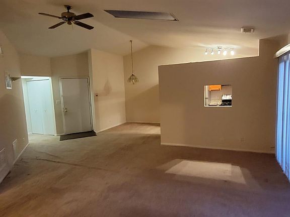 3rd image of 1740 Chesapeake Ln